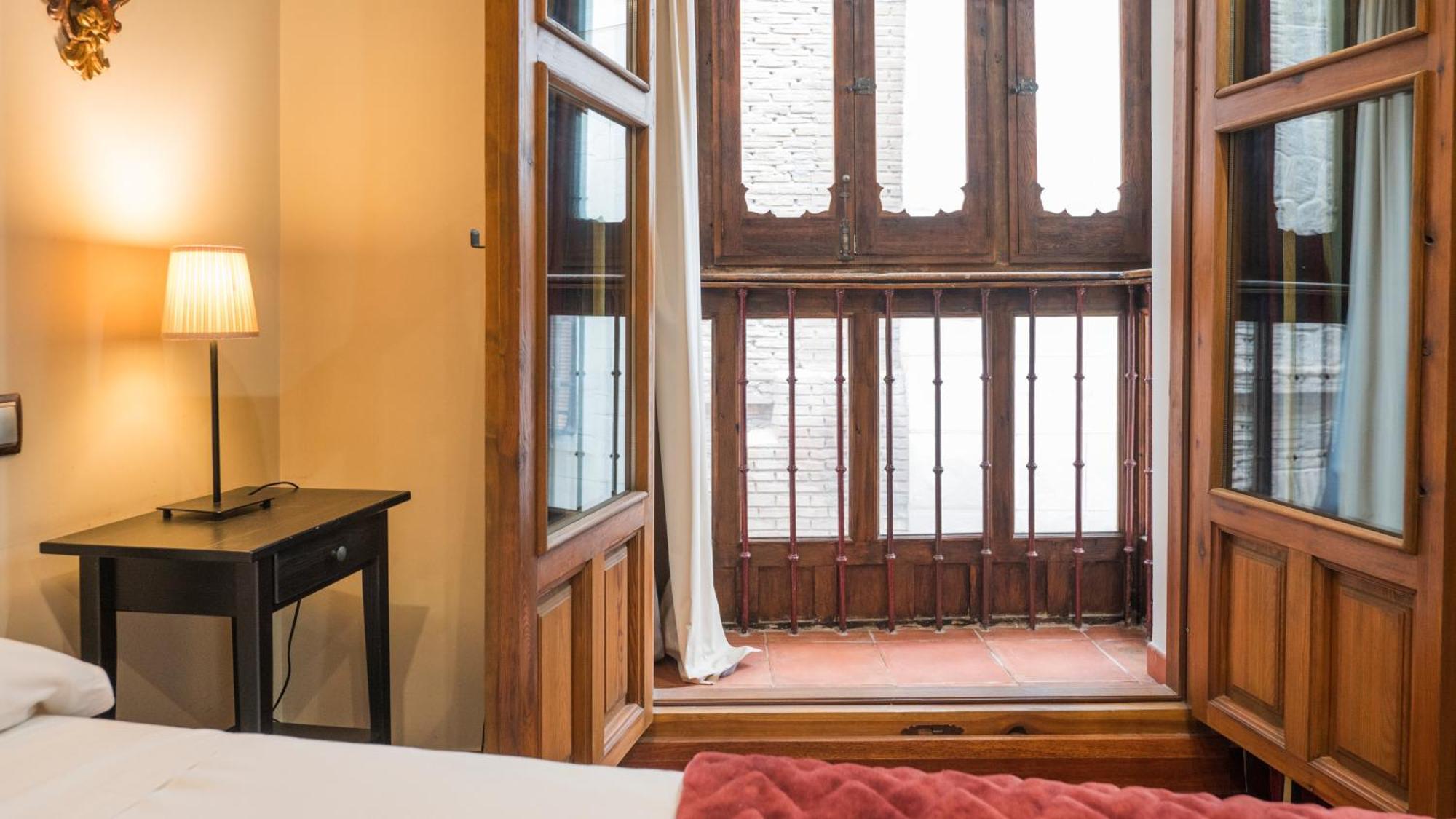 Apartamentos Las Teresitas Junto A La Catedral Toledo Bagian luar foto
